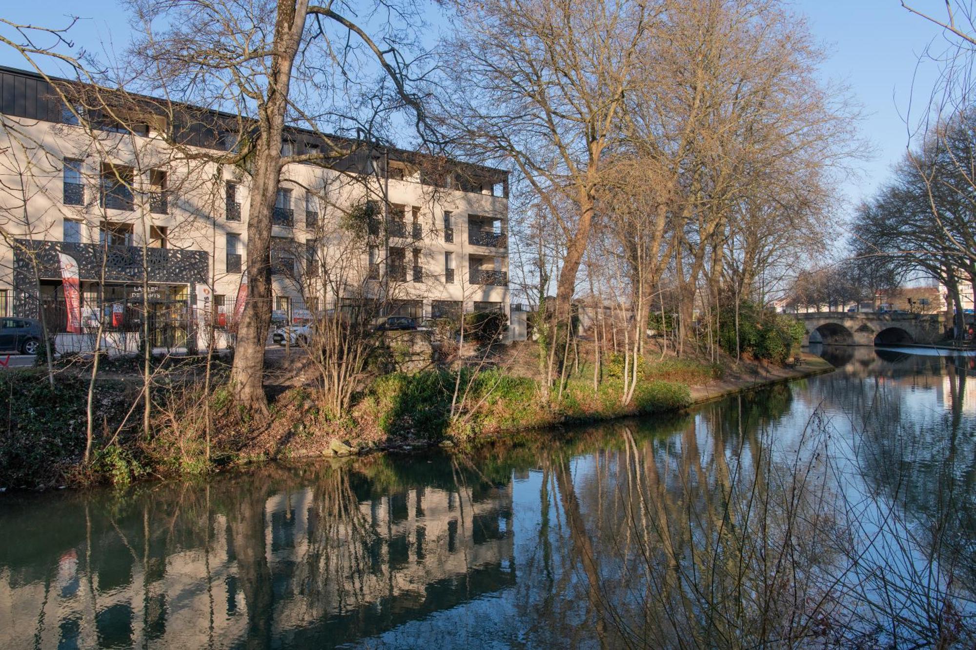 Domitys La Clef Des Arts Aparthotel Chalons-en-Champagne Exterior photo